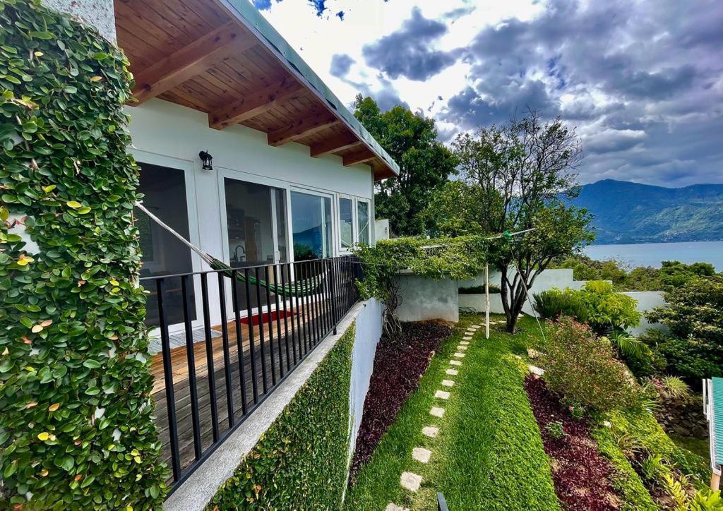 Refugio Del Volcan Casitas San Pedro La Laguna Exterior photo